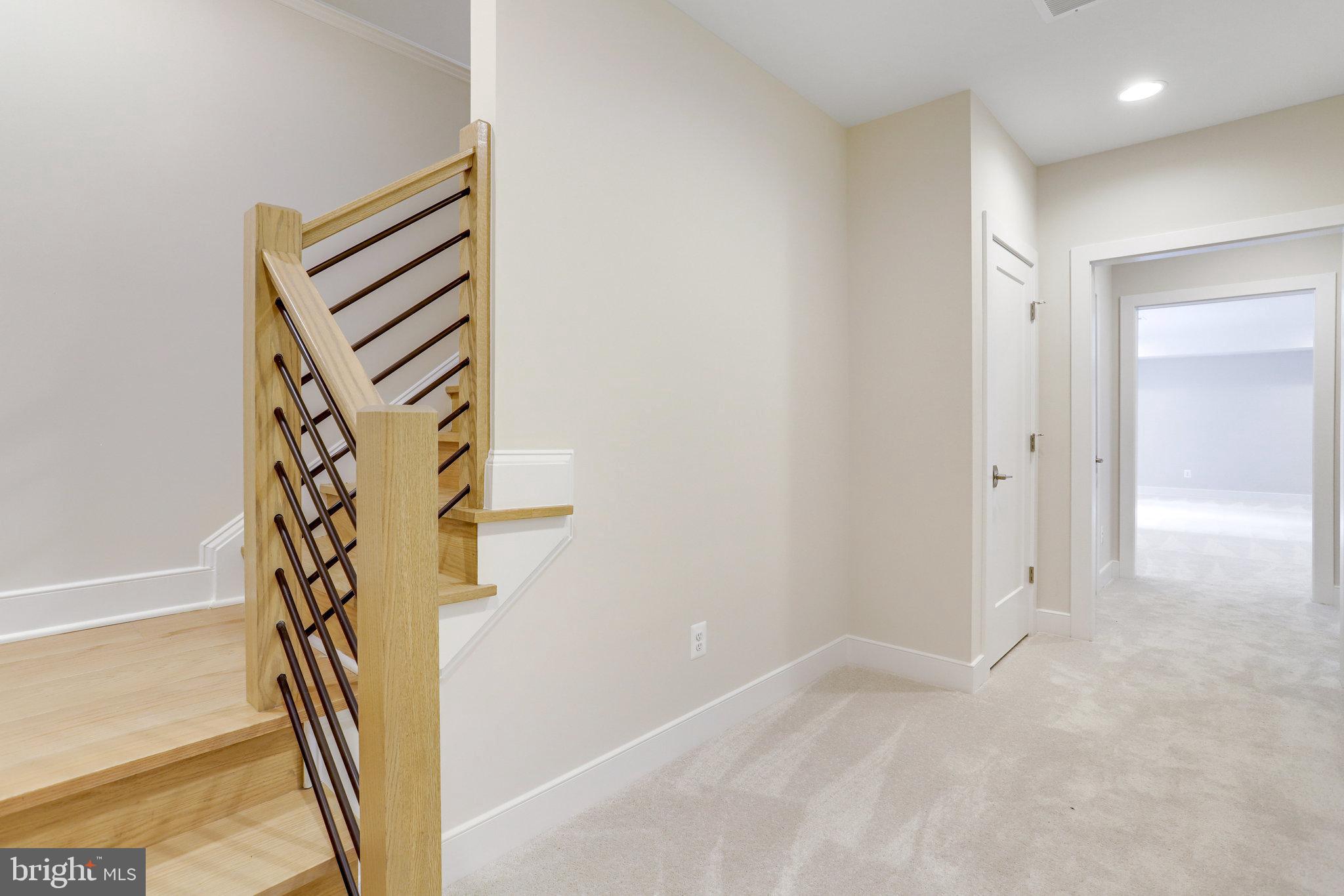 ADDISON HEIGHTS - Residential