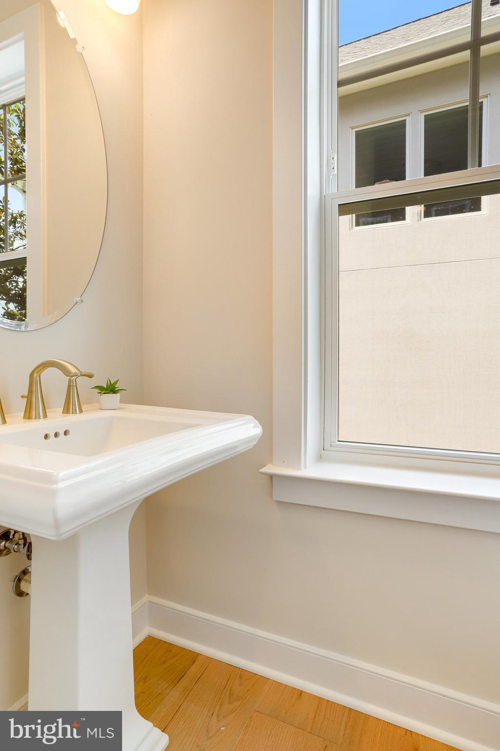 ADDISON HEIGHTS - Residential