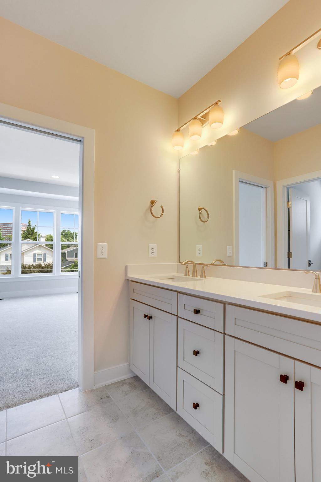 ADDISON HEIGHTS - Residential