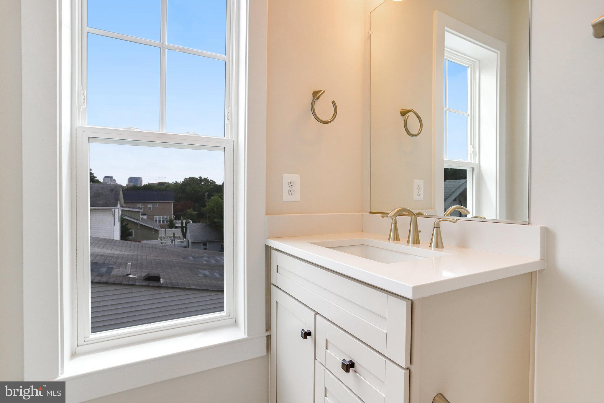 ADDISON HEIGHTS - Residential