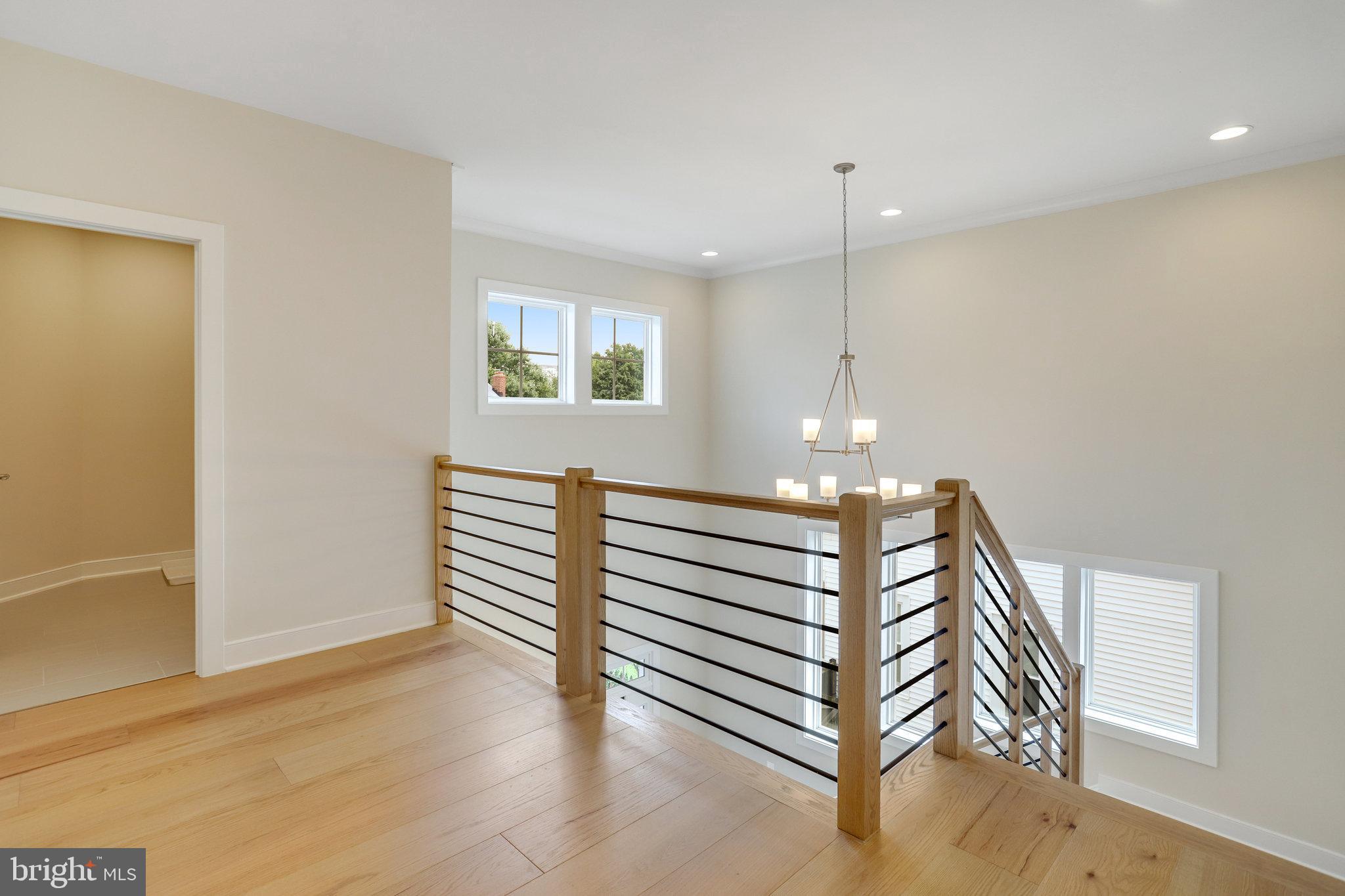 ADDISON HEIGHTS - Residential