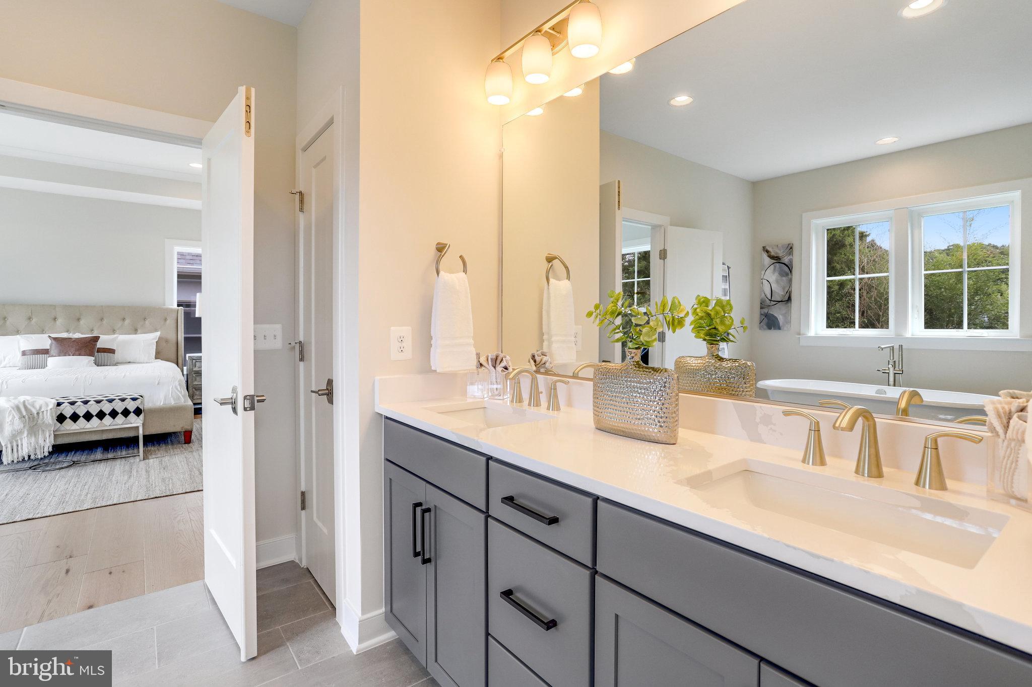 ADDISON HEIGHTS - Residential