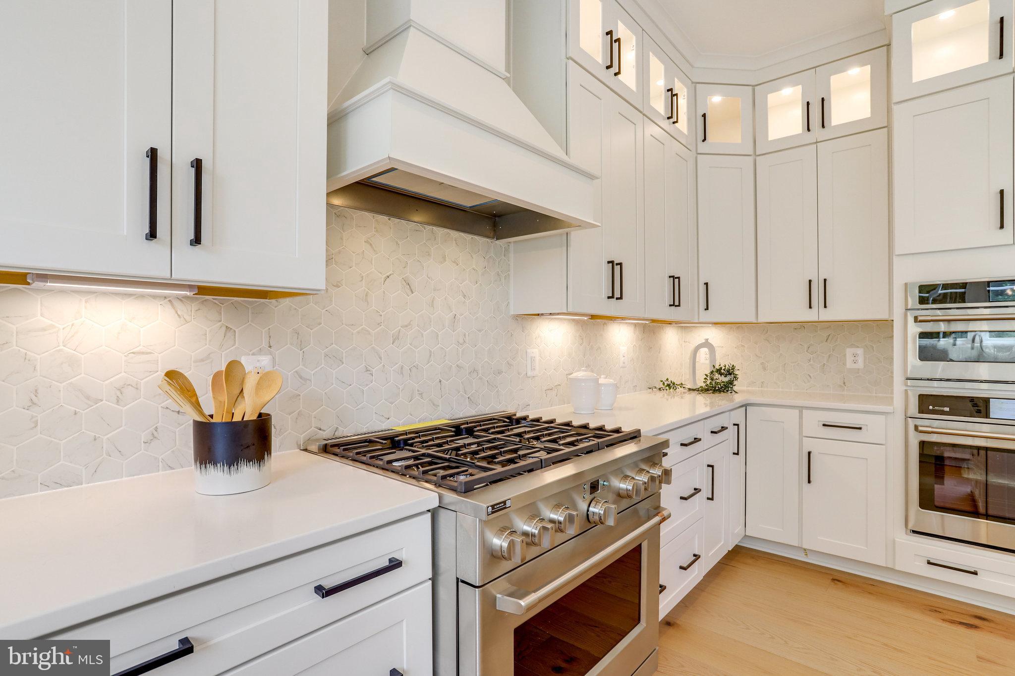 ADDISON HEIGHTS - Residential