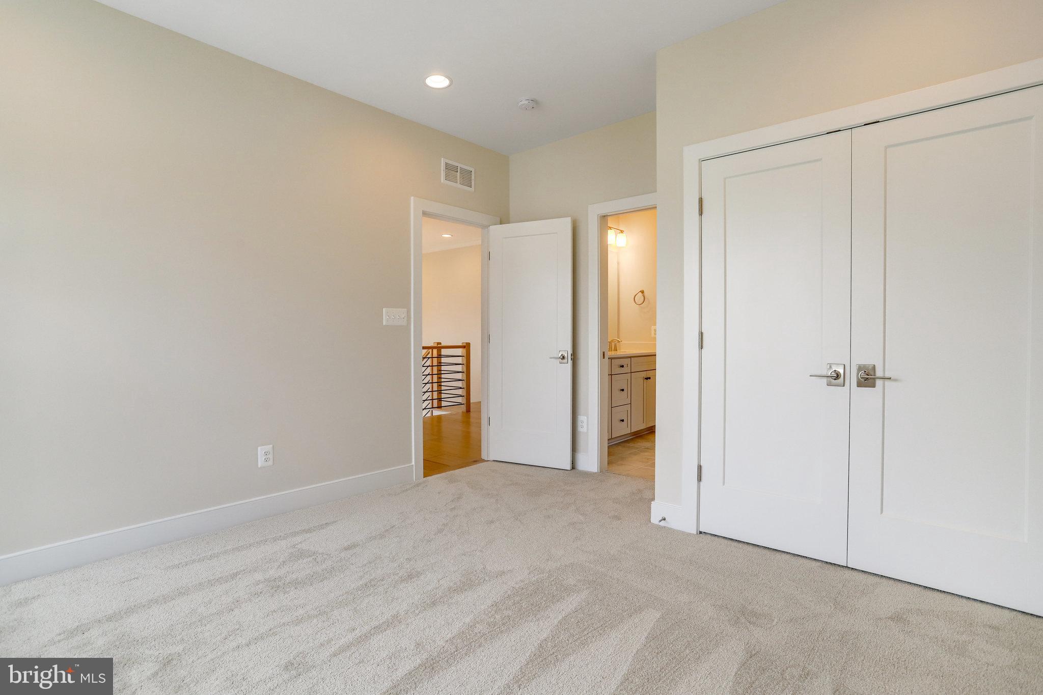 ADDISON HEIGHTS - Residential