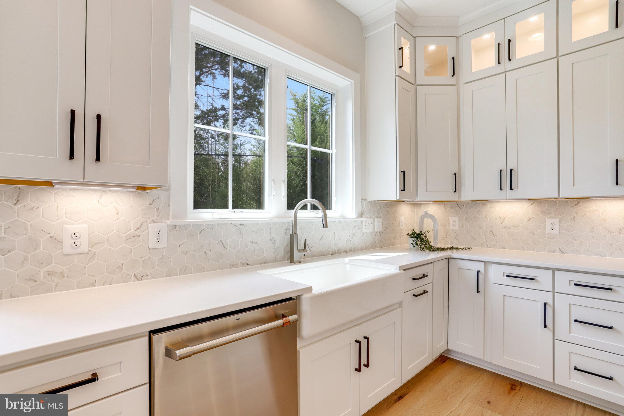 ADDISON HEIGHTS - Residential