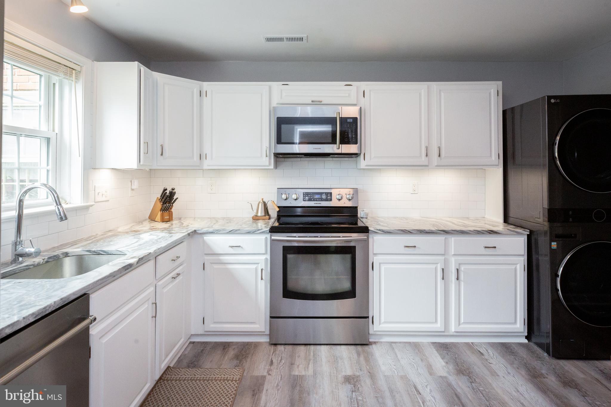 KENWOOD FOREST - Residential