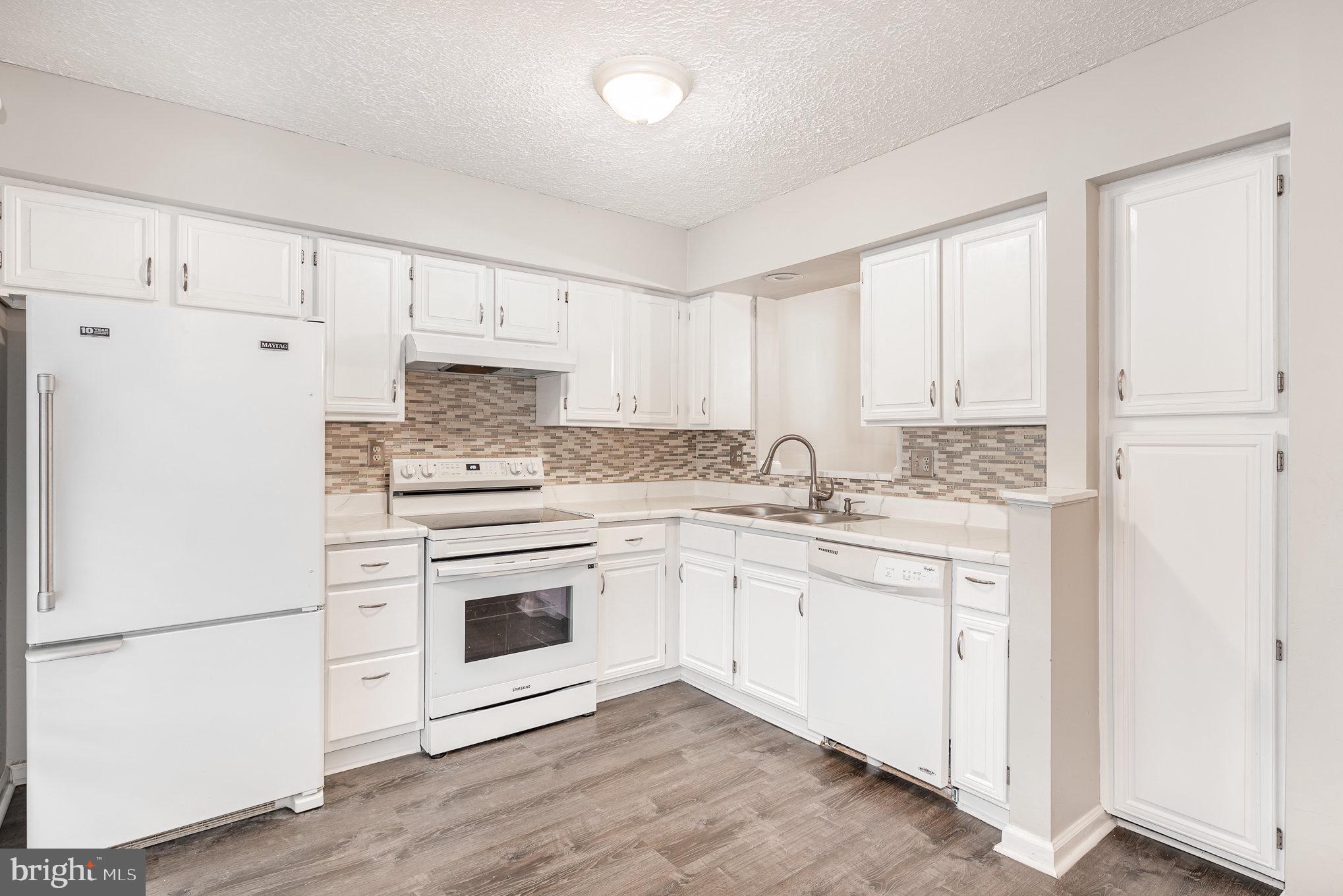 MAJORS CHOICE - Residential Lease