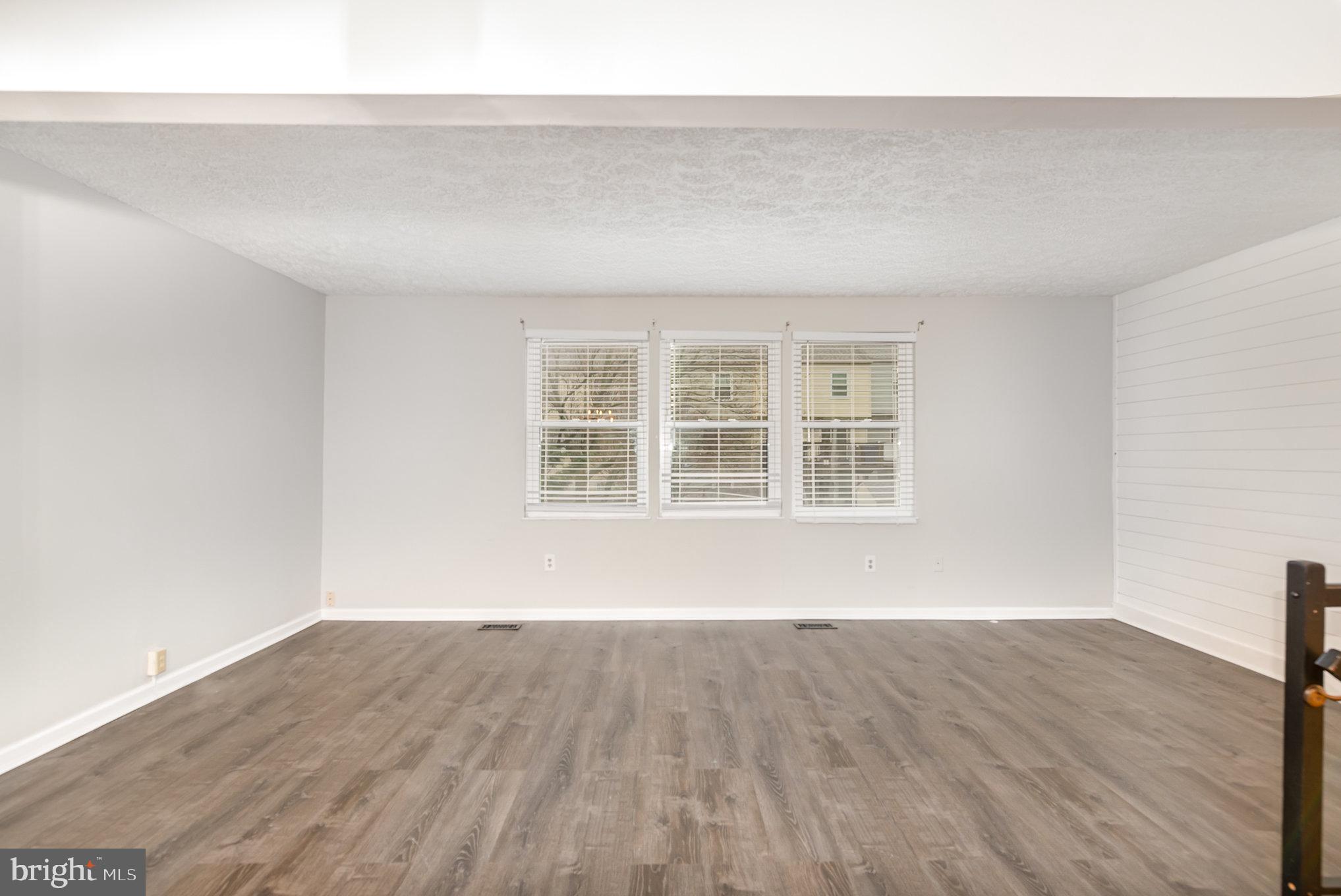 MAJORS CHOICE - Residential Lease