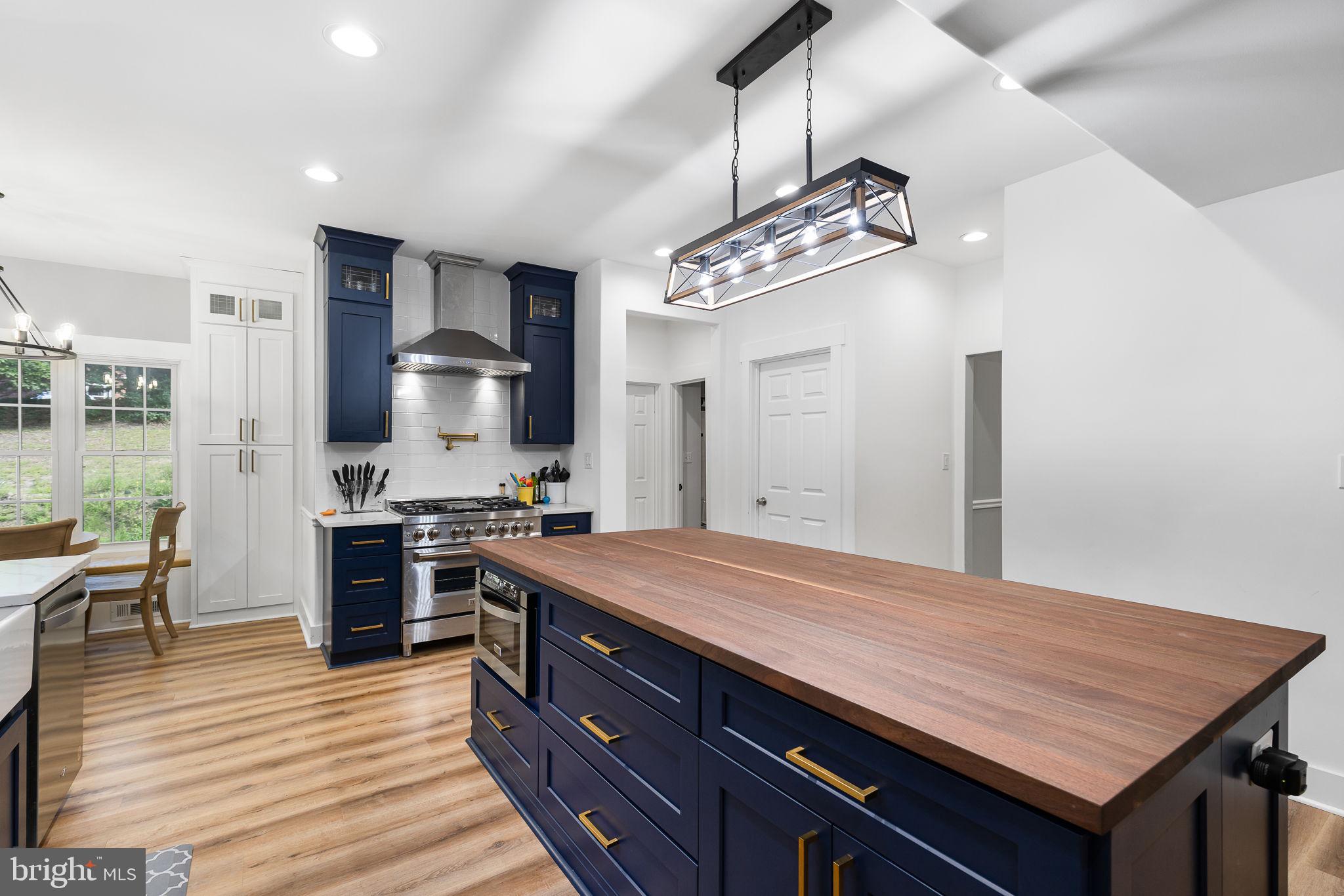 OLD BANKS - Residential Lease