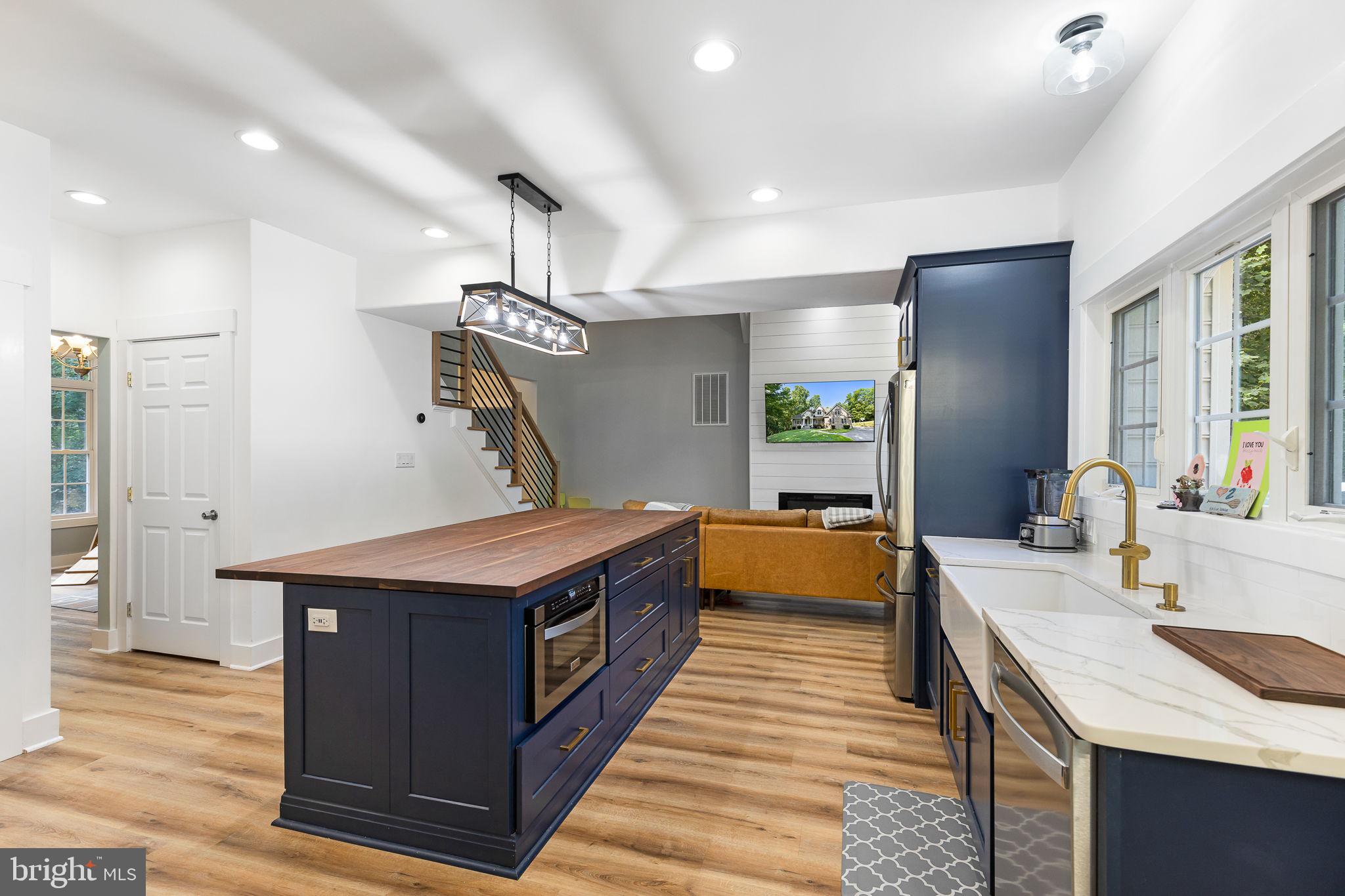 OLD BANKS - Residential Lease