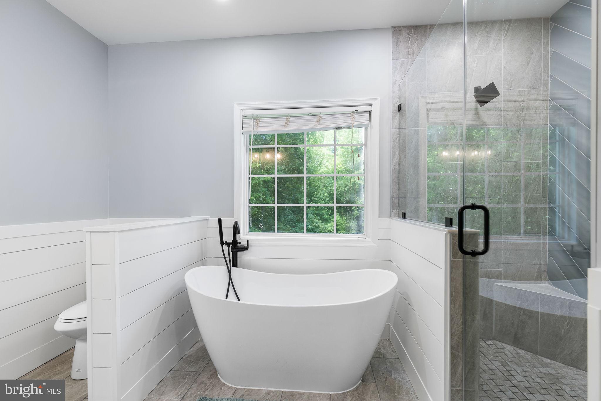 OLD BANKS - Residential Lease