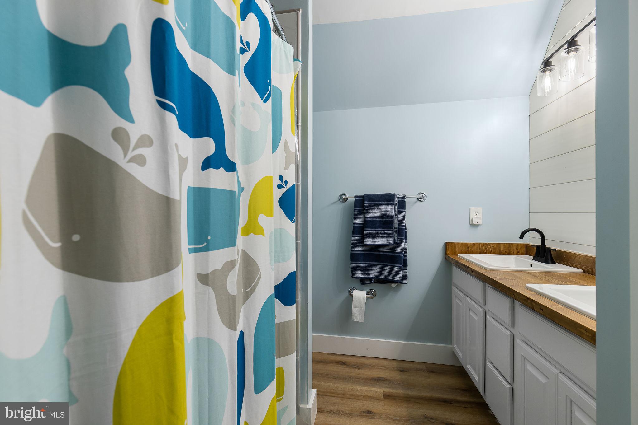 OLD BANKS - Residential Lease