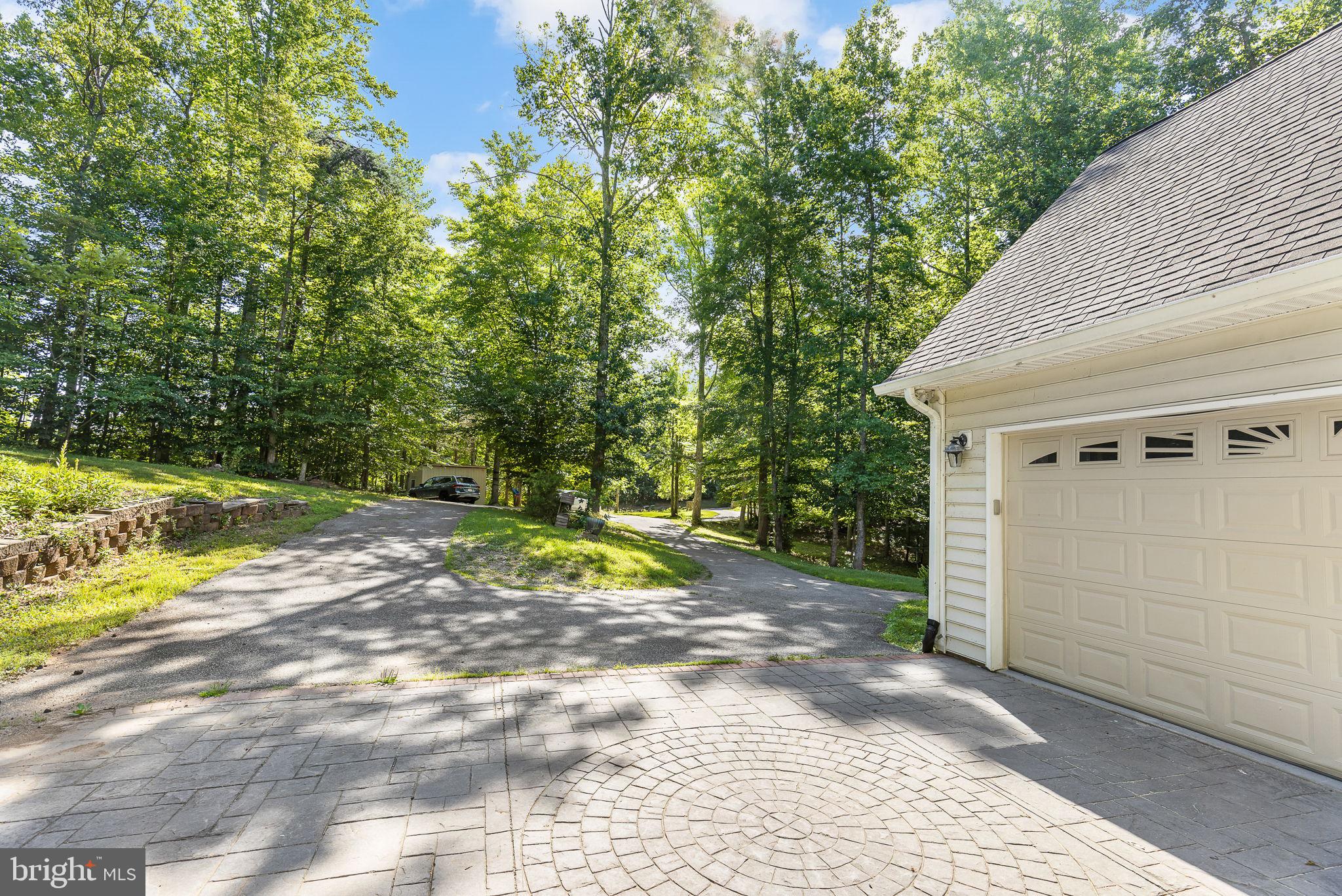 OLD BANKS - Residential Lease