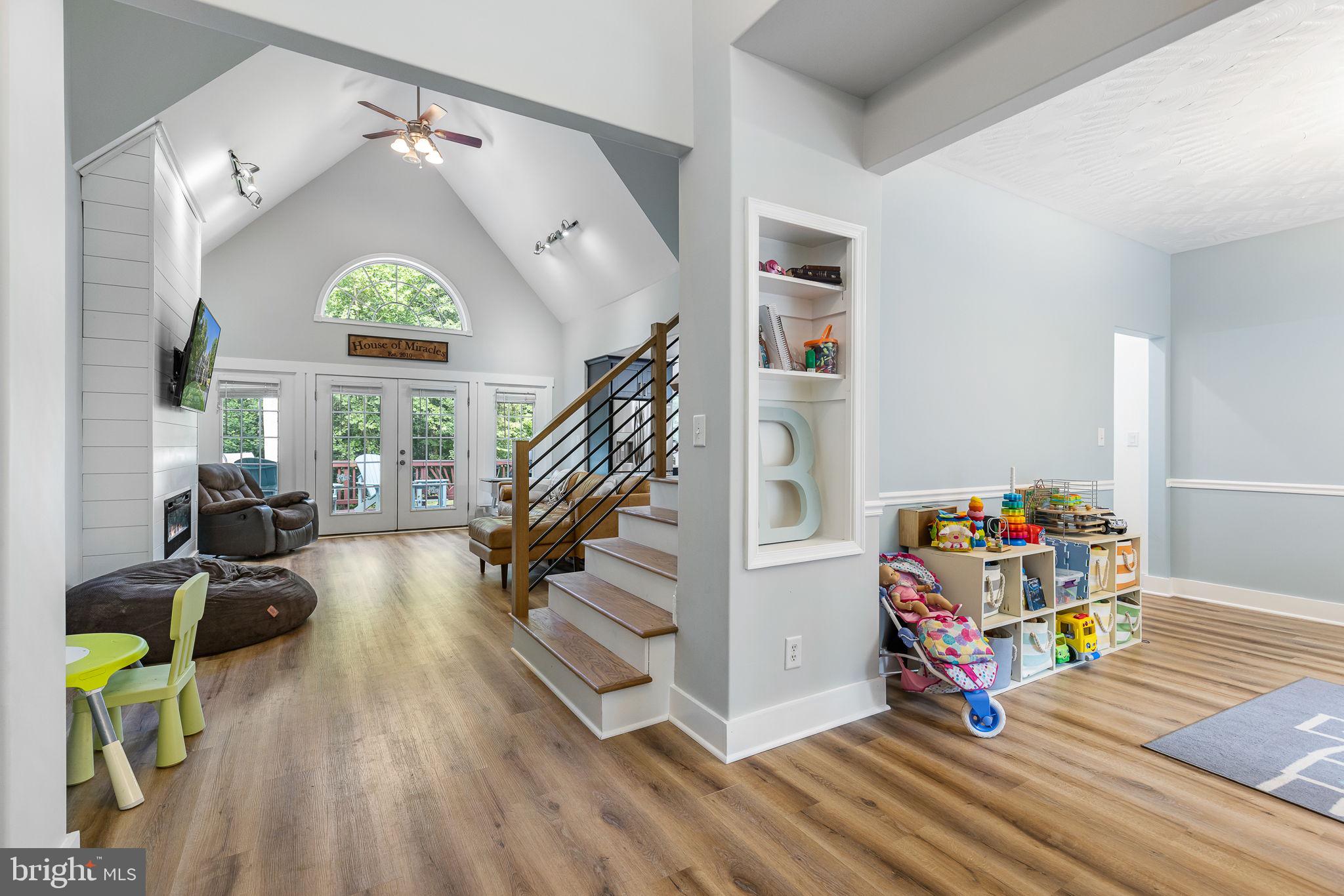 OLD BANKS - Residential Lease