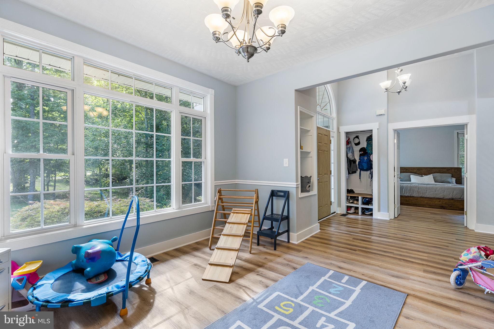 OLD BANKS - Residential Lease