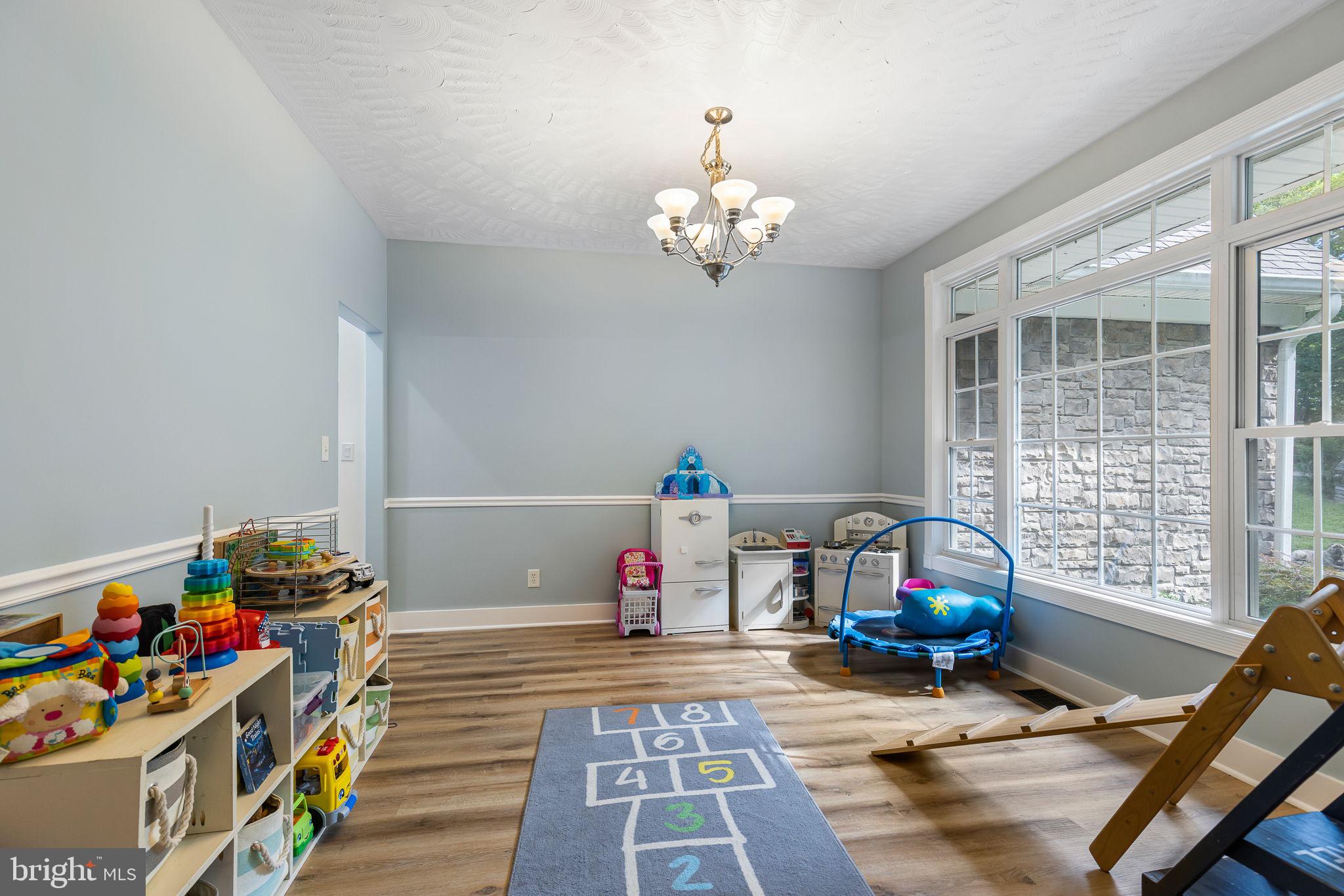 OLD BANKS - Residential Lease