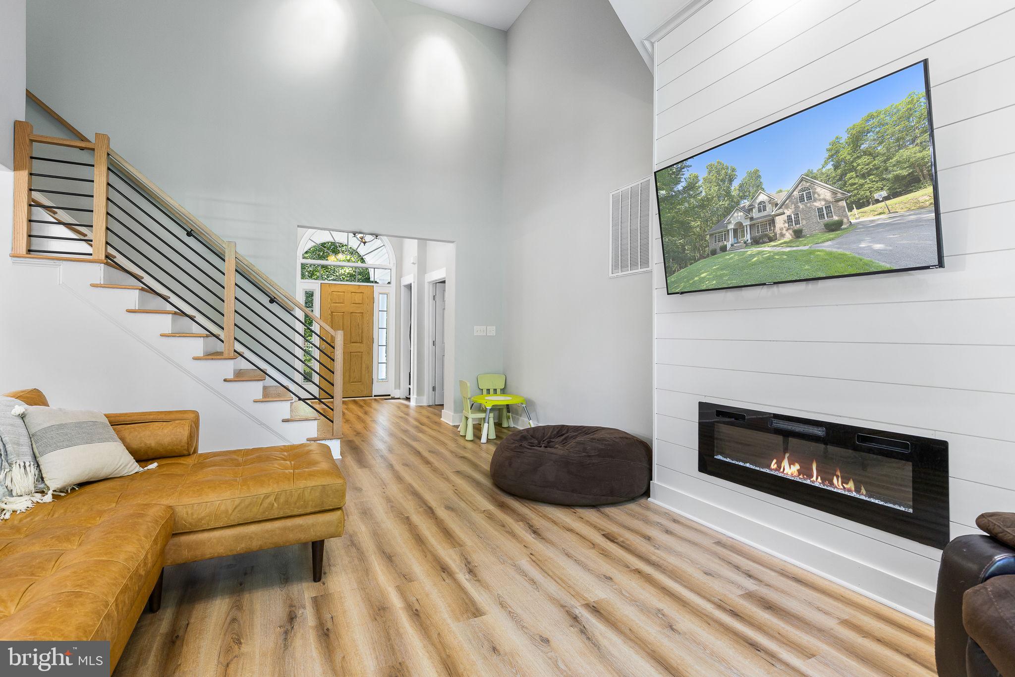 OLD BANKS - Residential Lease