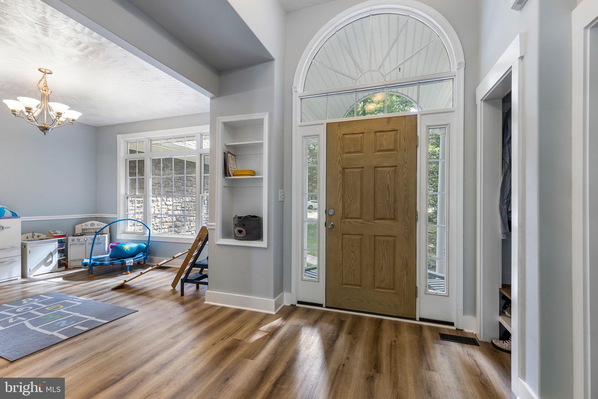 OLD BANKS - Residential Lease