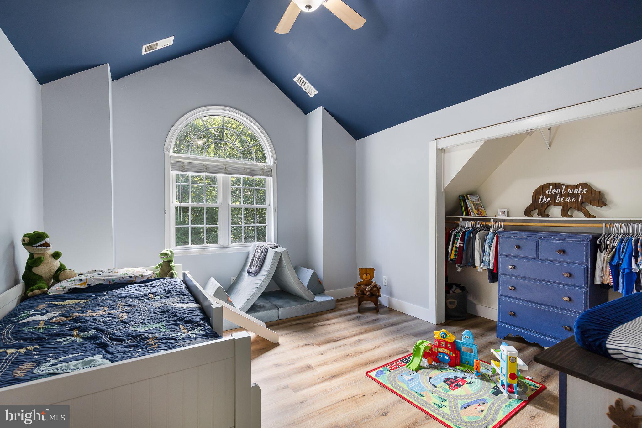 OLD BANKS - Residential Lease