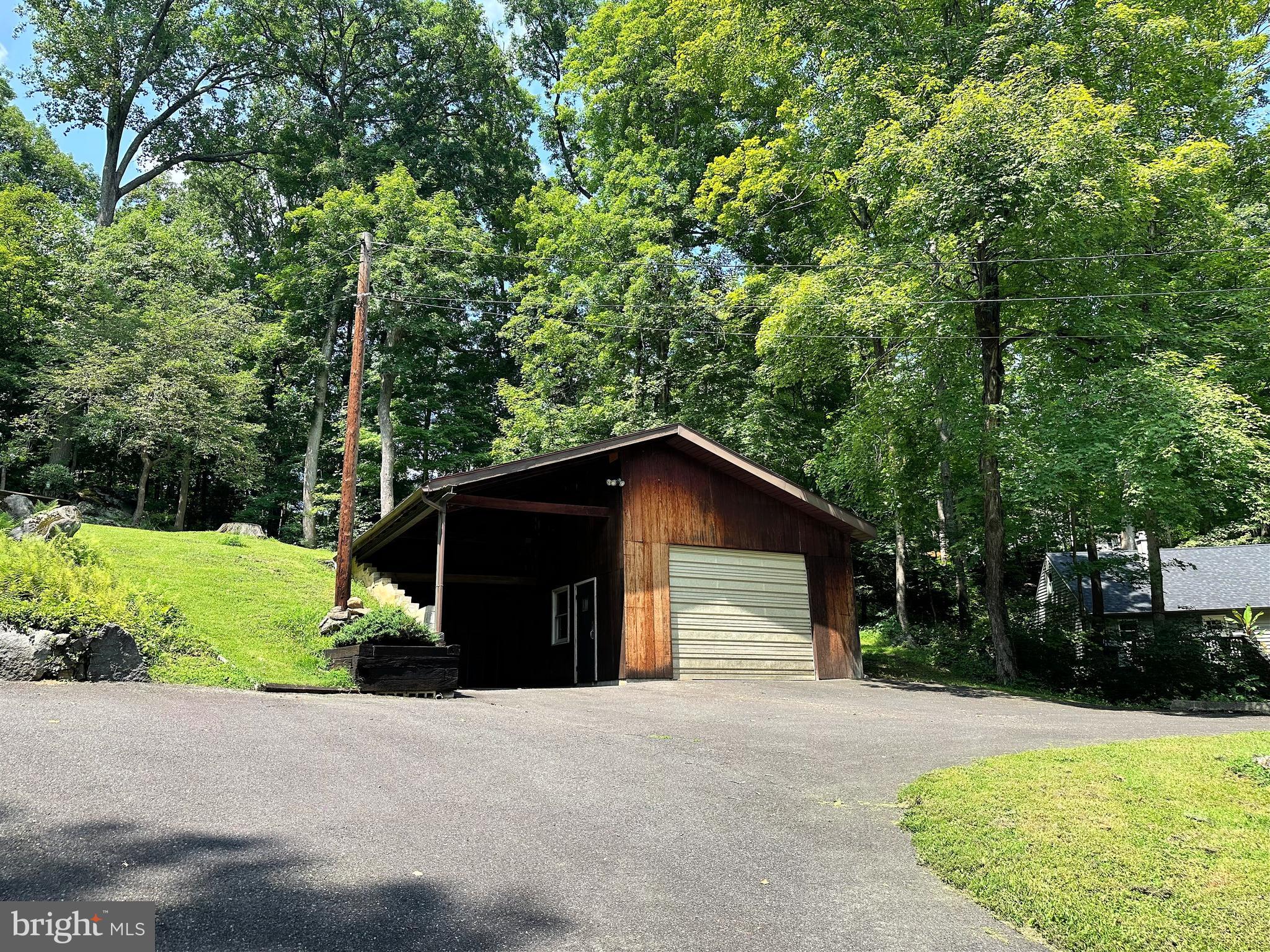 2848 SWAMP CREEK ROAD