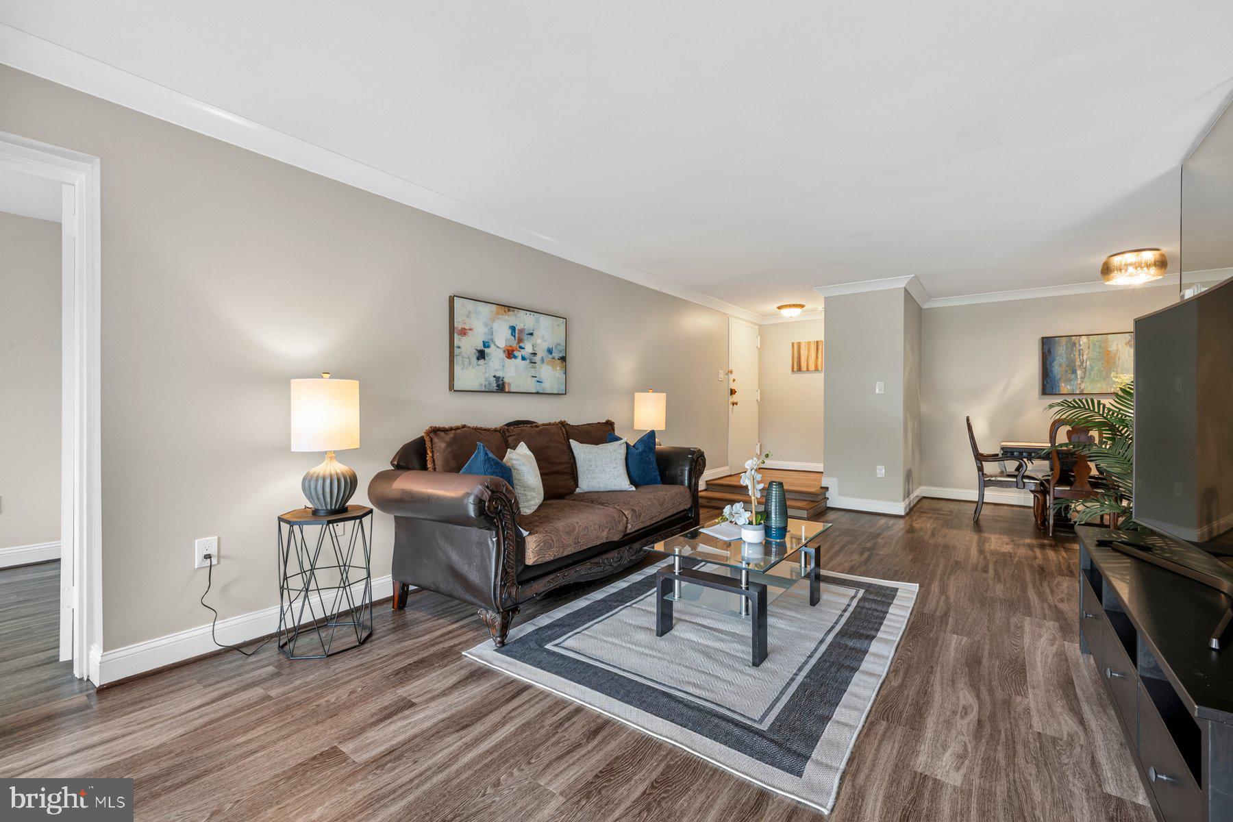 HYDE PARK - Residential
