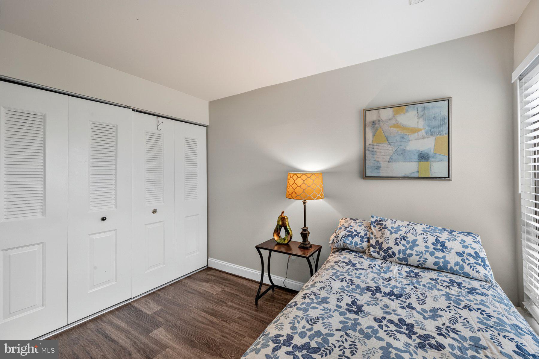 HYDE PARK - Residential