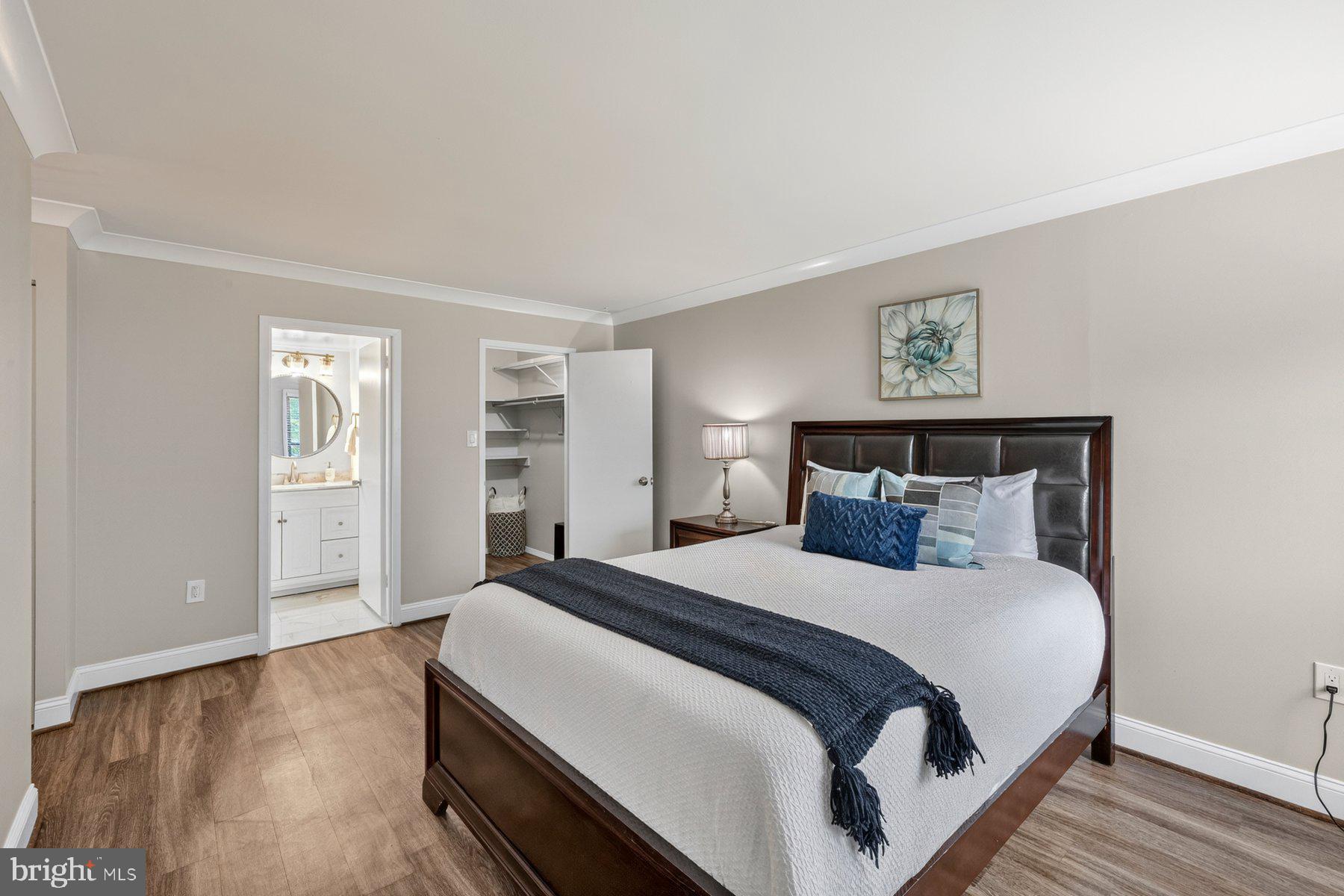 HYDE PARK - Residential