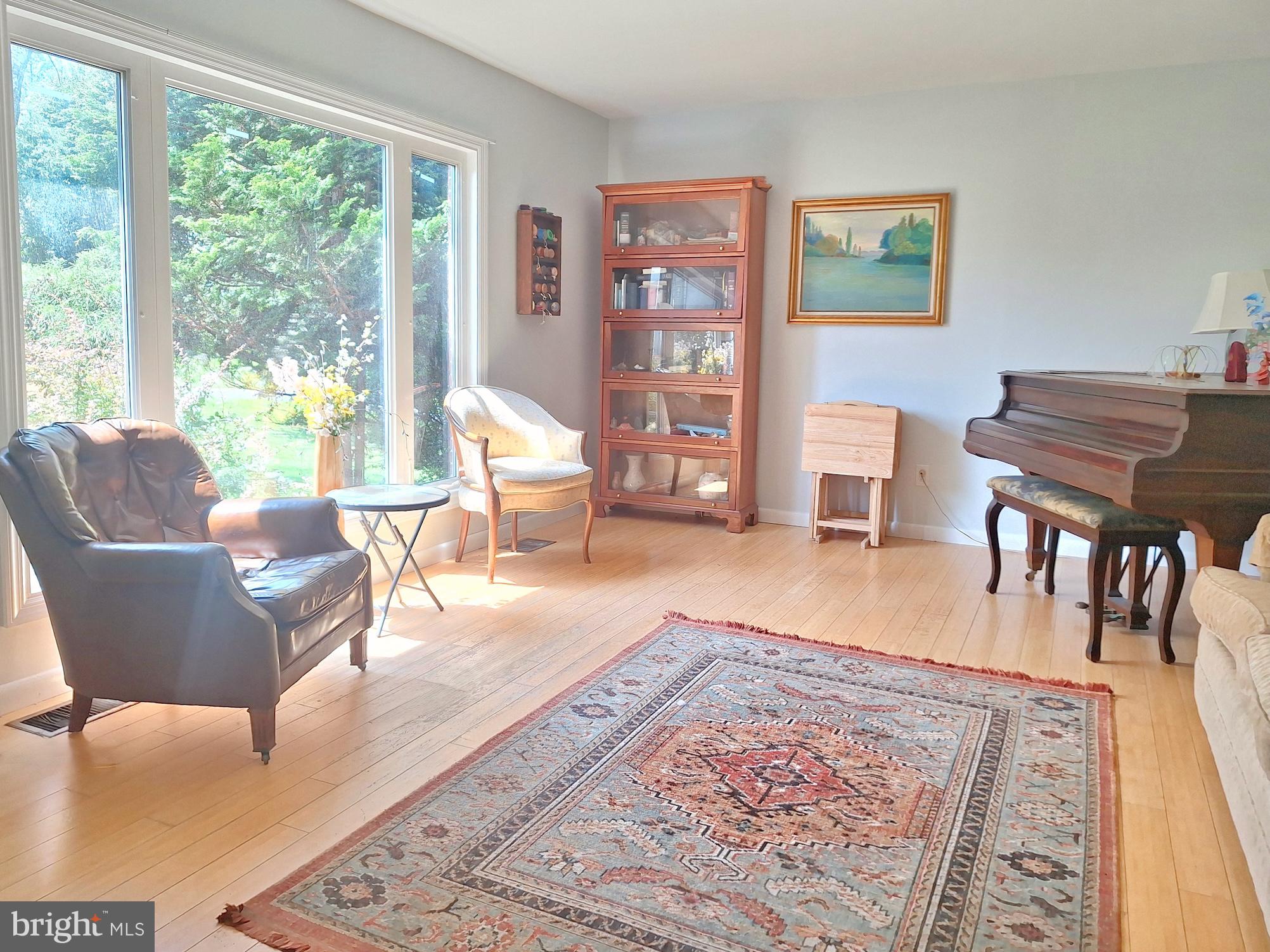 283 SKYLINE AVENUE