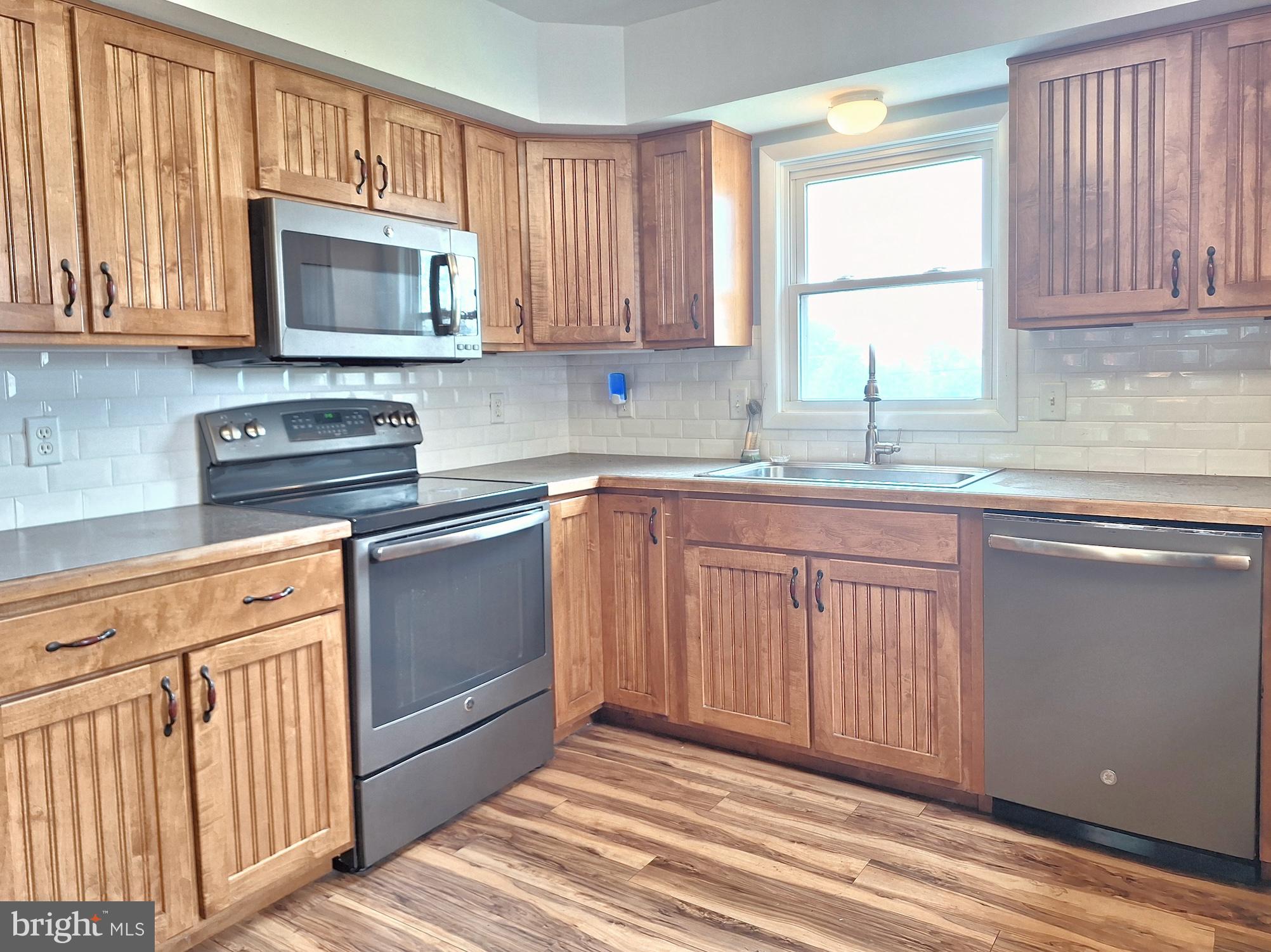 283 SKYLINE AVENUE
