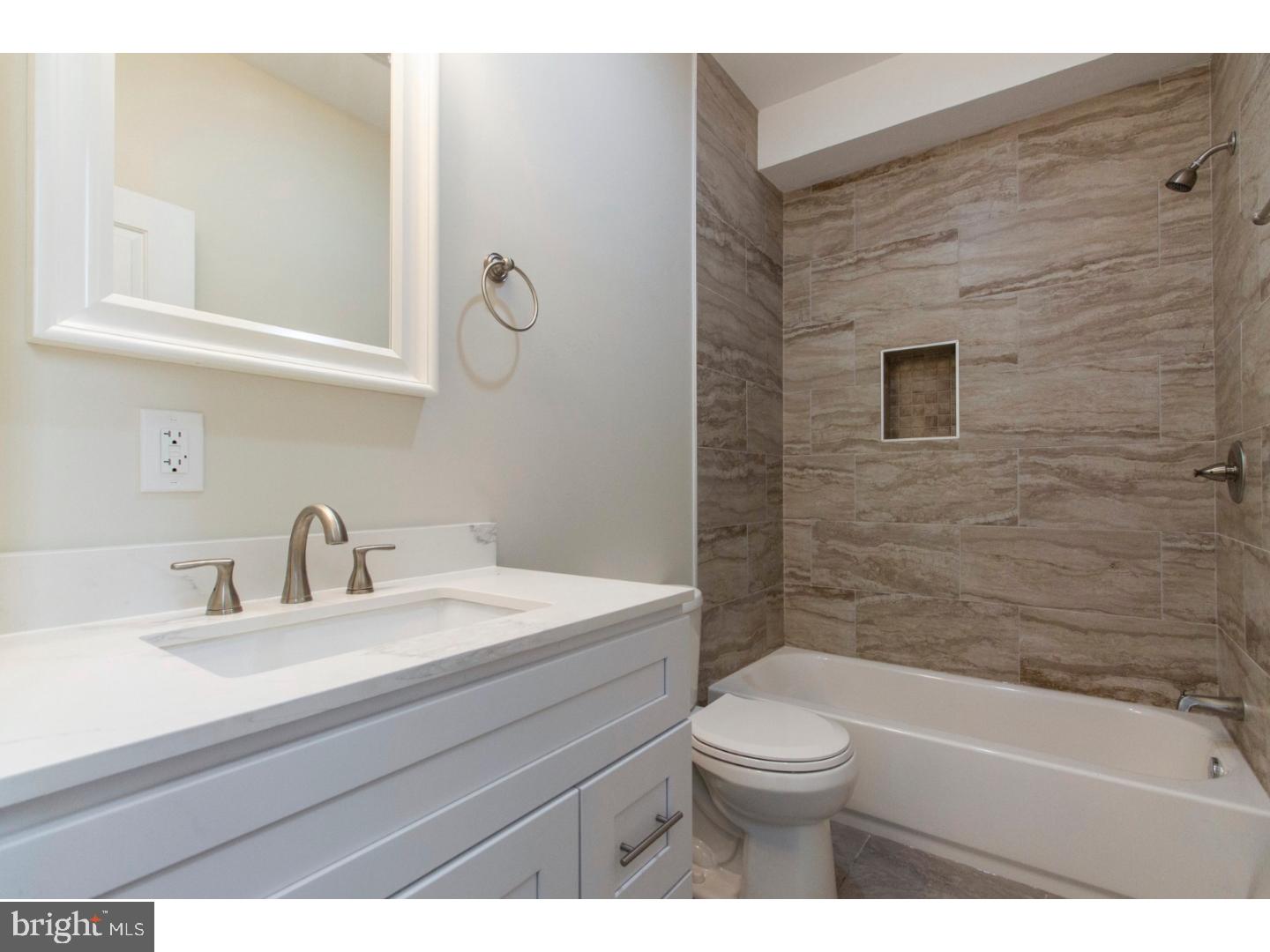 FRANCISVILLE - Residential Income