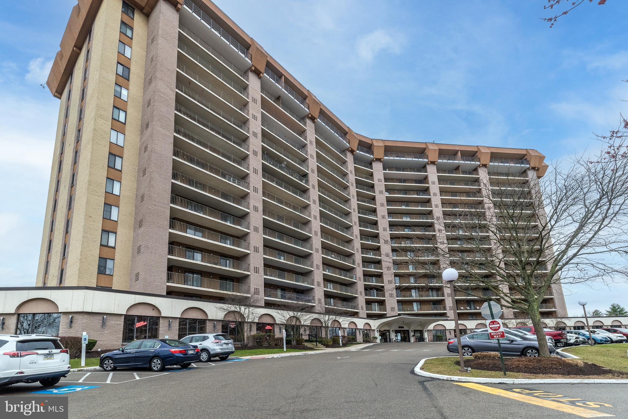 VALLEY FORGE TOWER - Residential