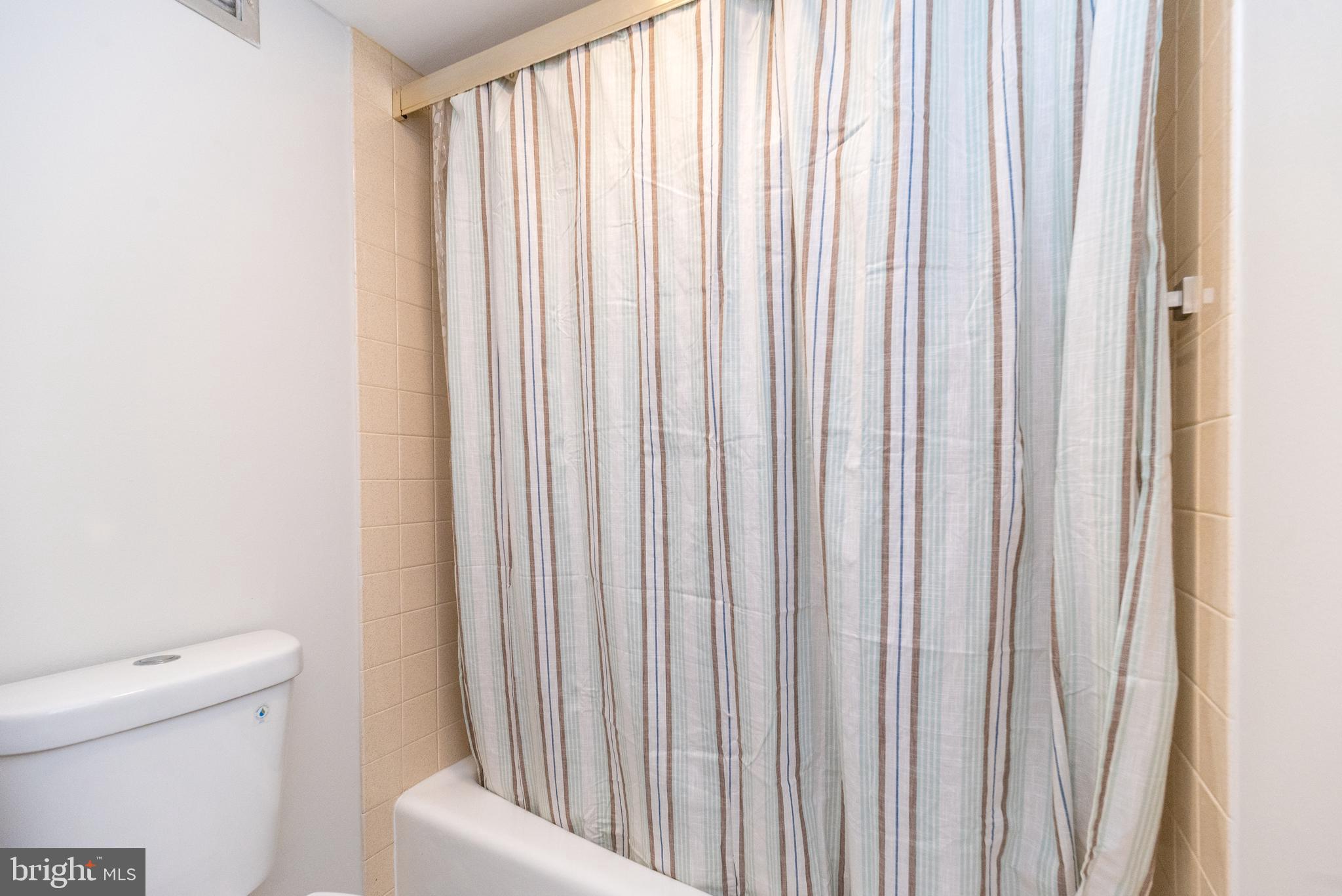 VALLEY FORGE TOWER - Residential