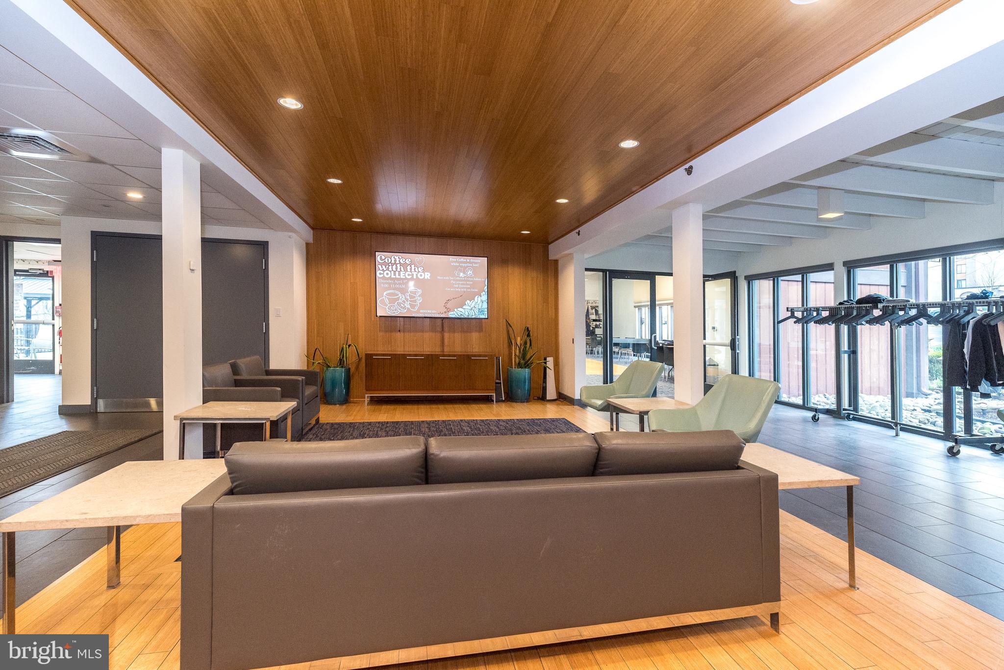 VALLEY FORGE TOWER - Residential