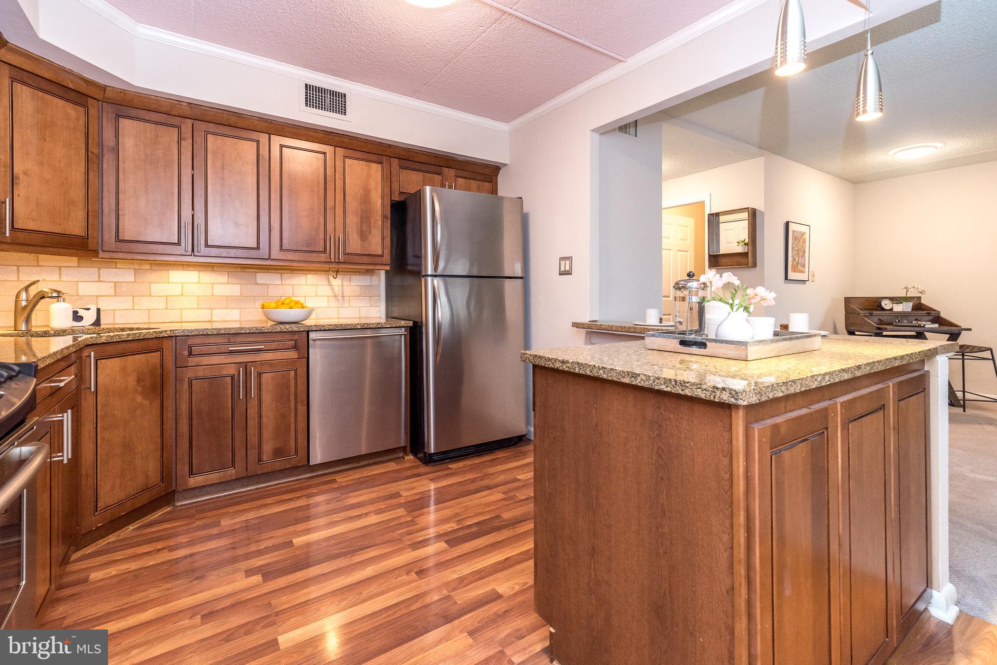 VALLEY FORGE TOWER - Residential