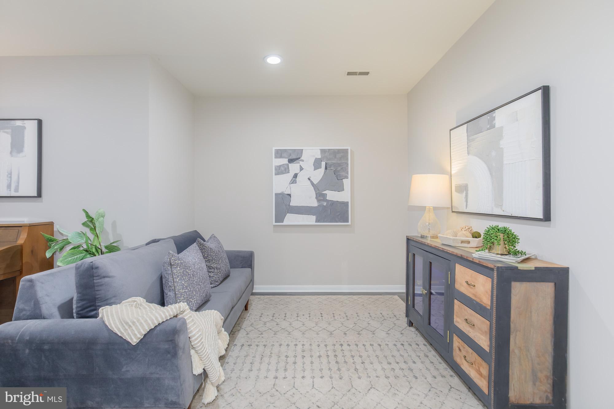 ROCKCREST - Residential