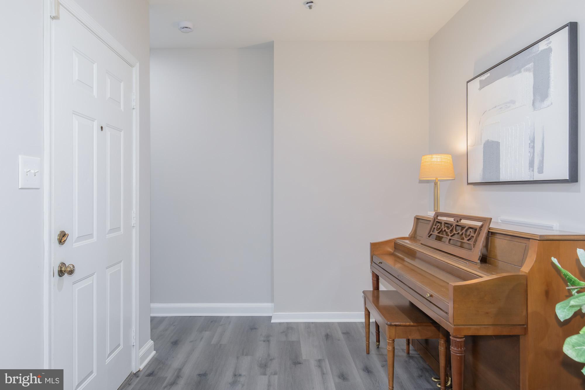 ROCKCREST - Residential