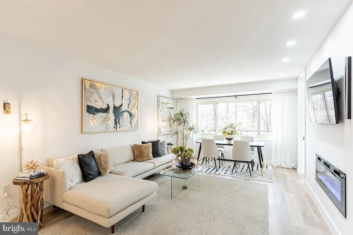 4201 CATHEDRAL AVENUE NW 306E