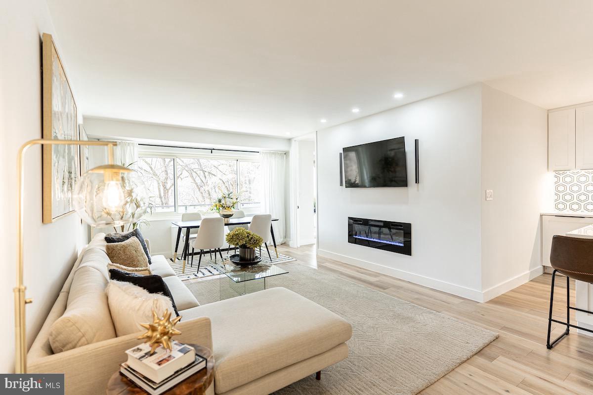 4201 CATHEDRAL AVENUE NW 306E