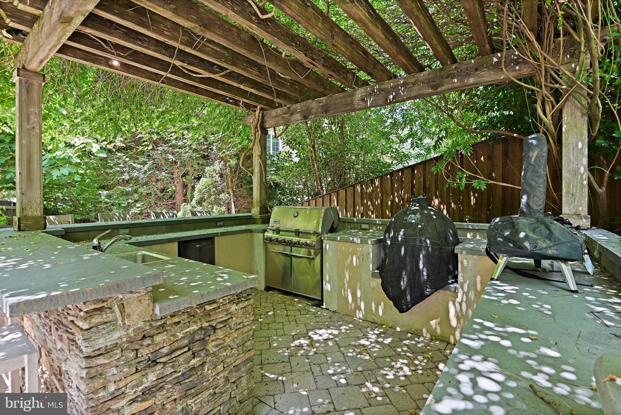 BERKELEY MANOR - Residential