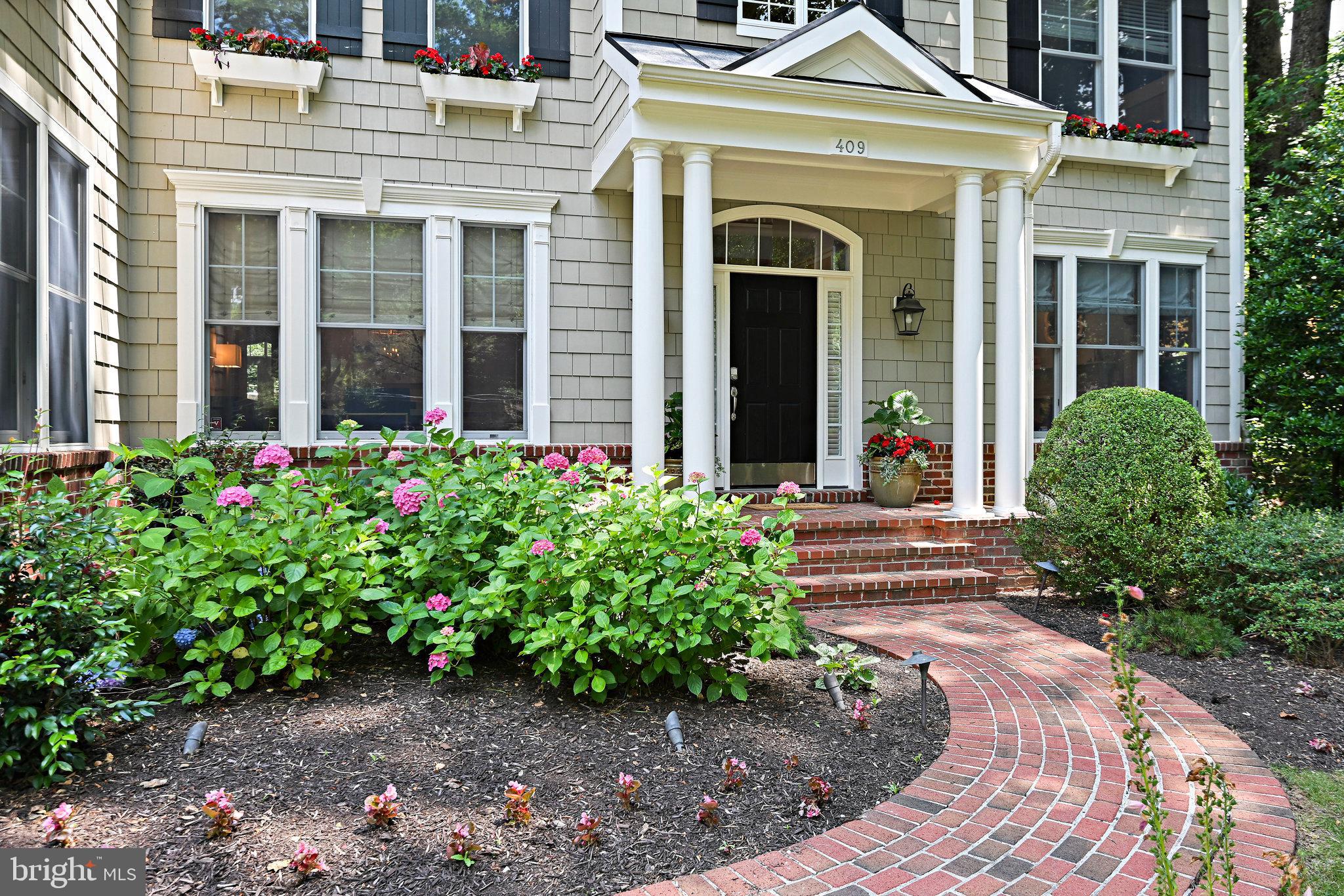 BERKELEY MANOR - Residential