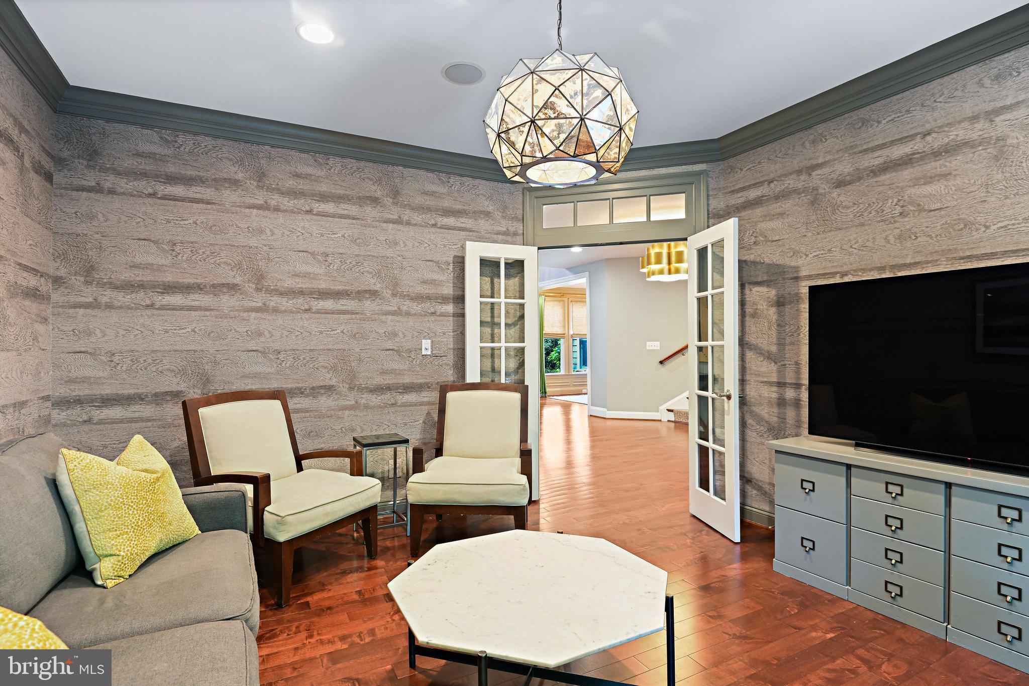 BERKELEY MANOR - Residential