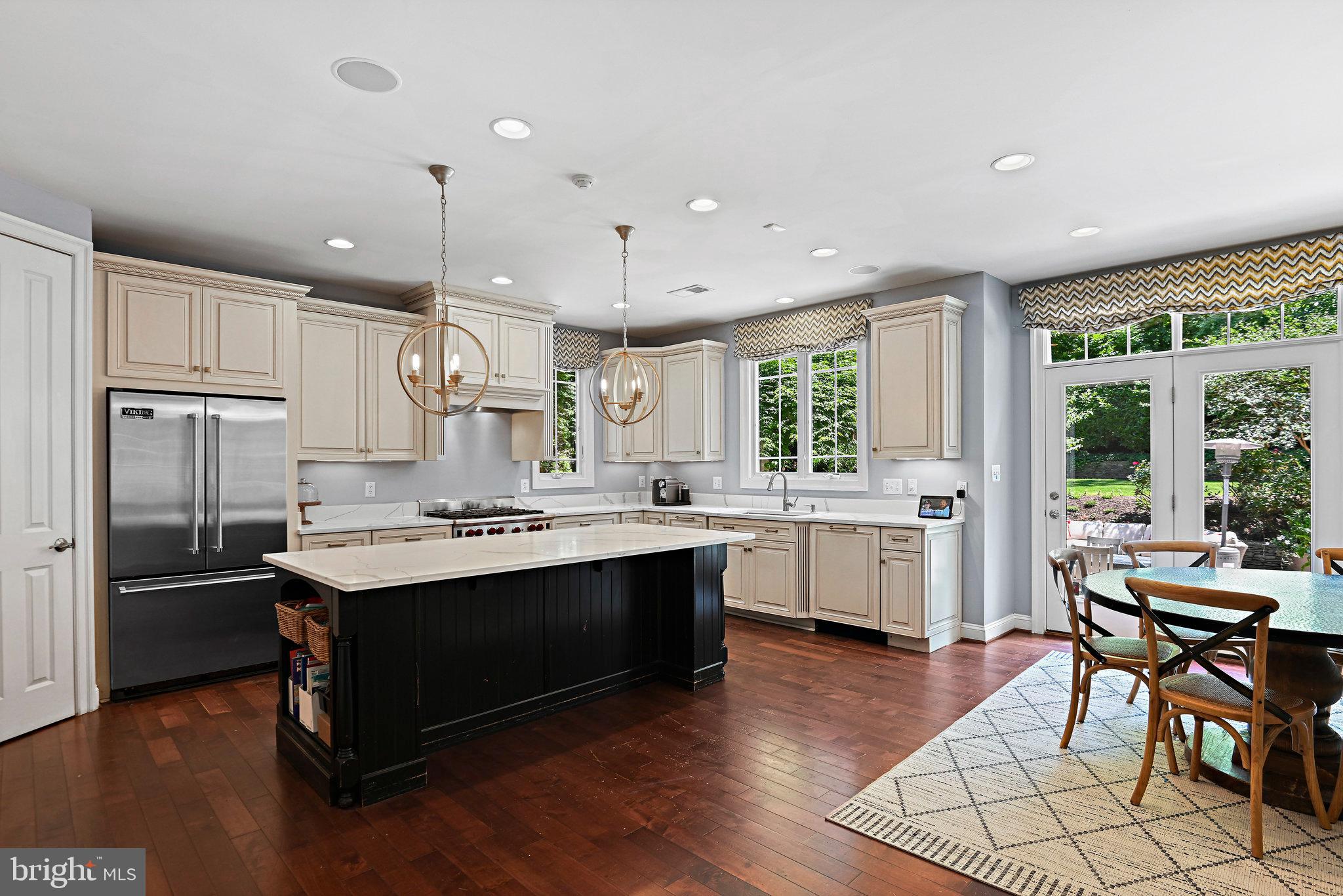 BERKELEY MANOR - Residential