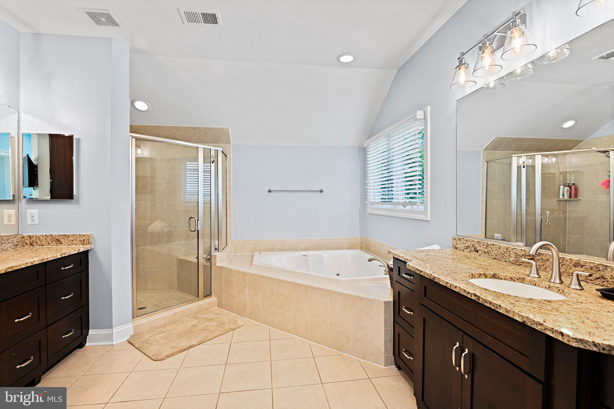 BERKELEY MANOR - Residential