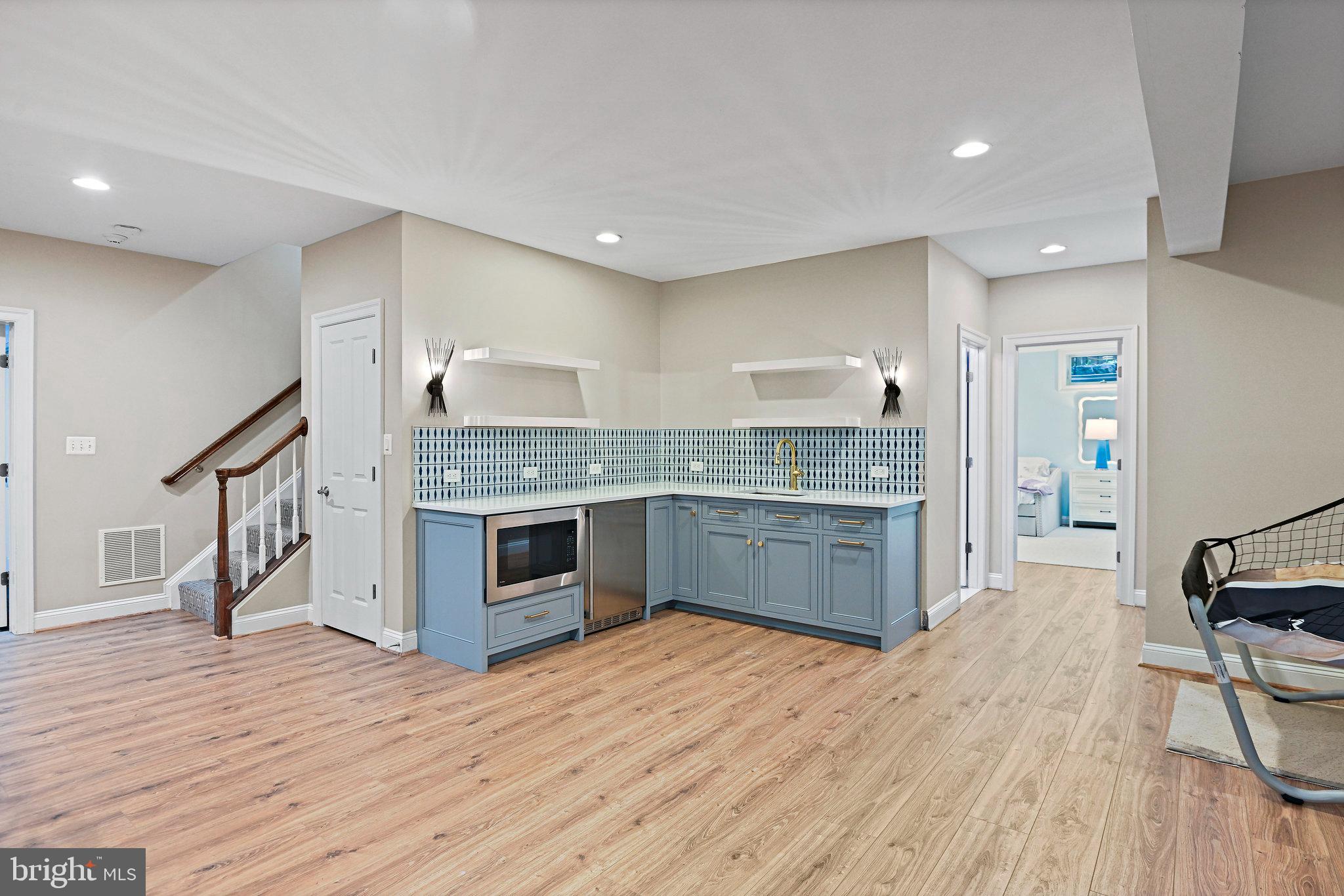 BERKELEY MANOR - Residential