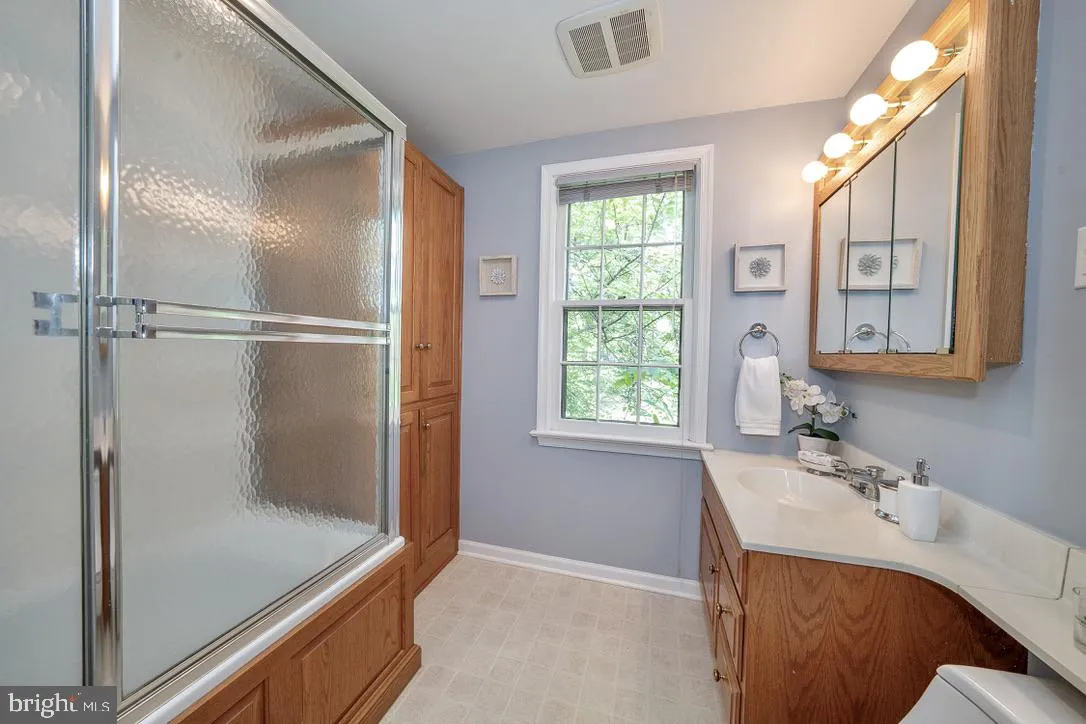 Villanova, Pennsylvania 19085, United States, 4 Bedrooms Bedrooms, ,3 BathroomsBathrooms,Residential,Pending,143732