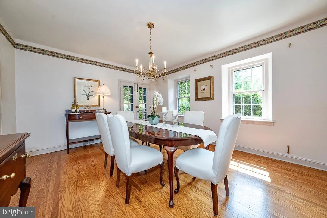 Villanova, Pennsylvania 19085, United States, 4 Bedrooms Bedrooms, ,3 BathroomsBathrooms,Residential,Pending,143732