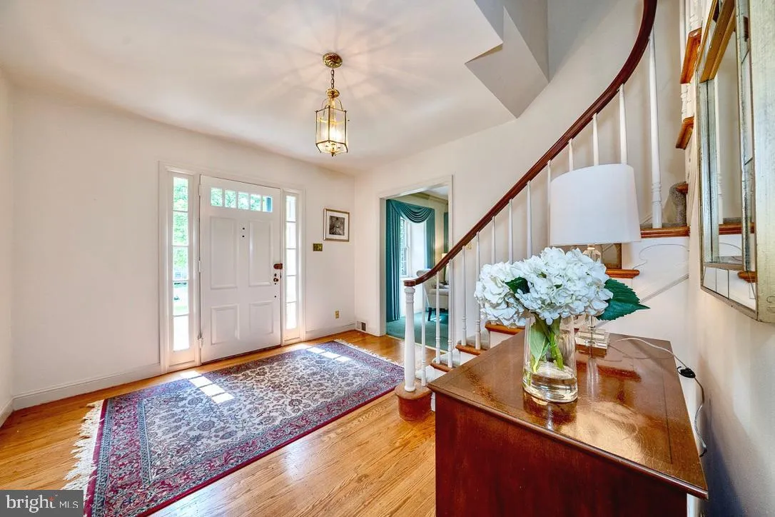 Villanova, Pennsylvania 19085, United States, 4 Bedrooms Bedrooms, ,3 BathroomsBathrooms,Residential,Pending,143732