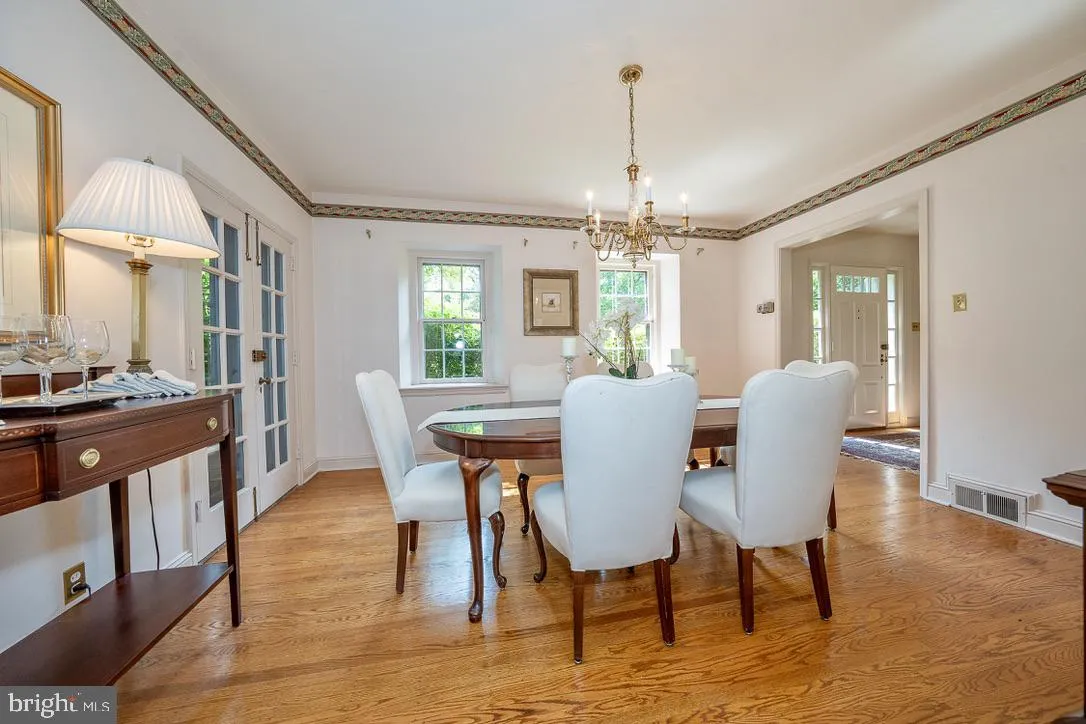 Villanova, Pennsylvania 19085, United States, 4 Bedrooms Bedrooms, ,3 BathroomsBathrooms,Residential,Pending,143732