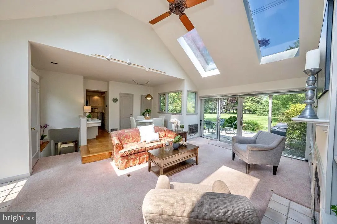 Villanova, Pennsylvania 19085, United States, 4 Bedrooms Bedrooms, ,3 BathroomsBathrooms,Residential,Pending,143732