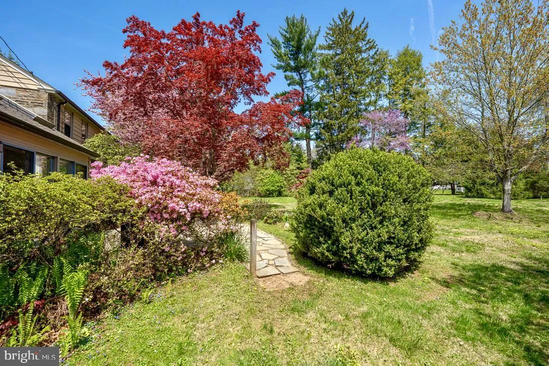 Villanova, Pennsylvania 19085, United States, 4 Bedrooms Bedrooms, ,3 BathroomsBathrooms,Residential,Pending,143732